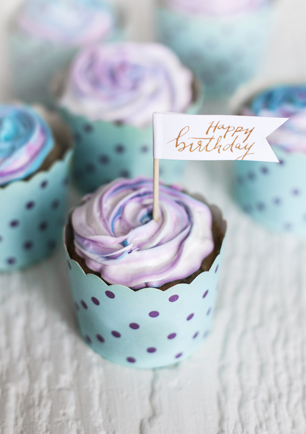 blueberry and white chocolate cupcakes